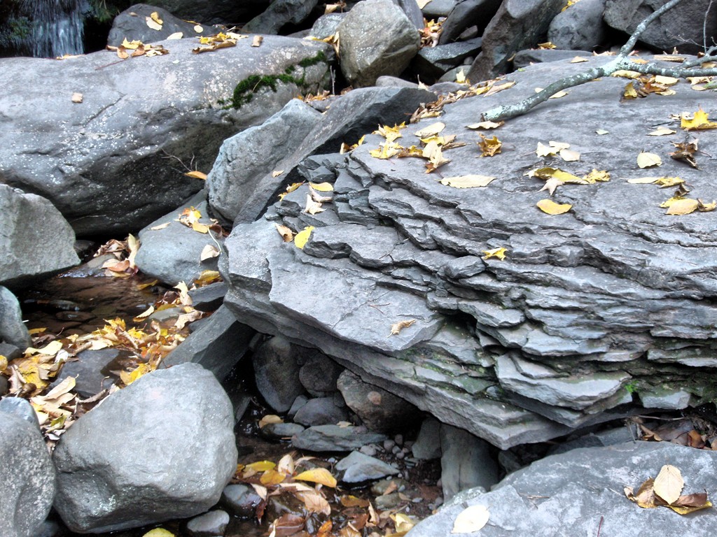 Layered limestones. Picture taken by Vi.